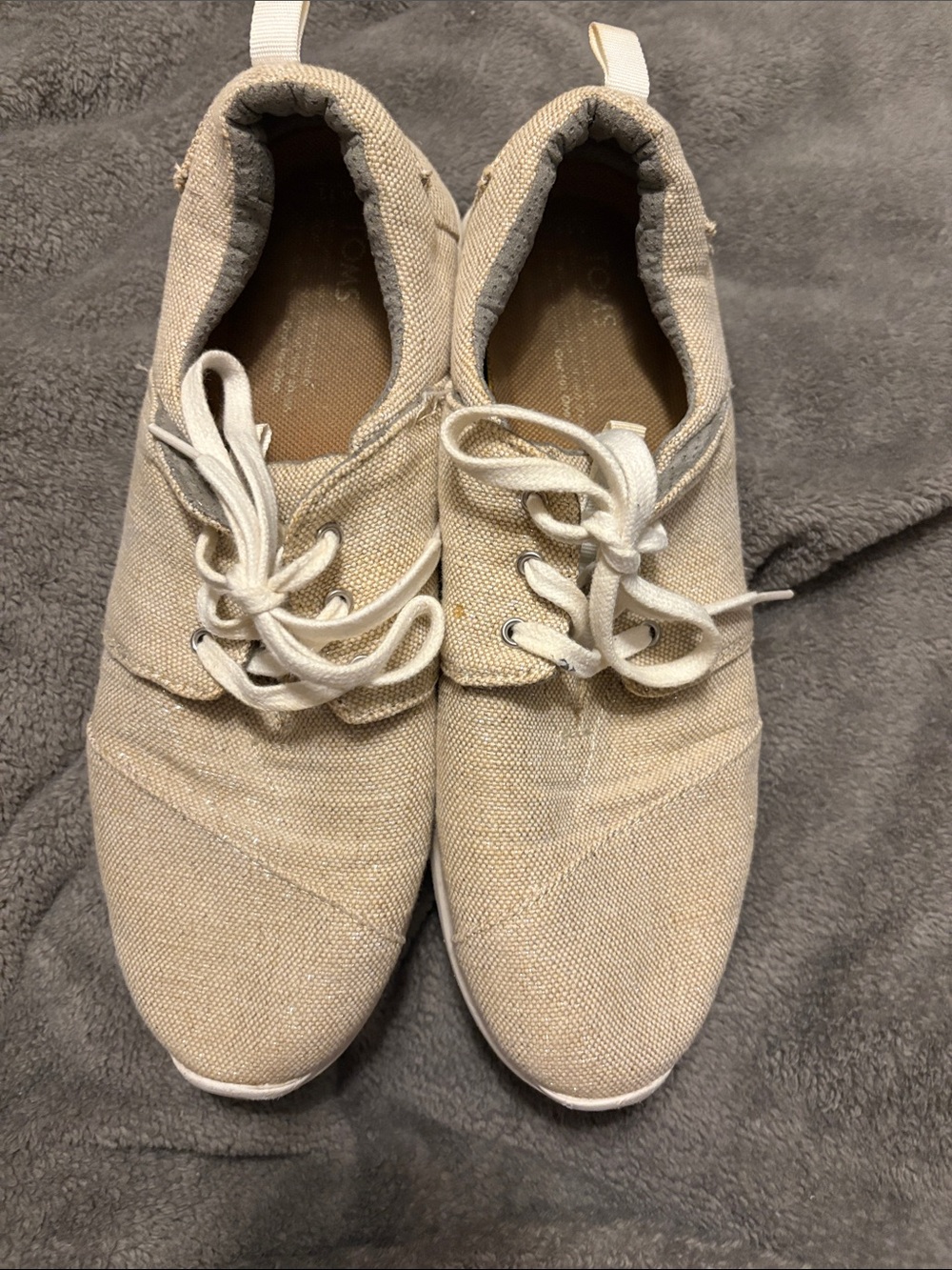 Toms Natural Beige / Tan Canvas Lace-Up Sneakers with slight sparkle Size 11